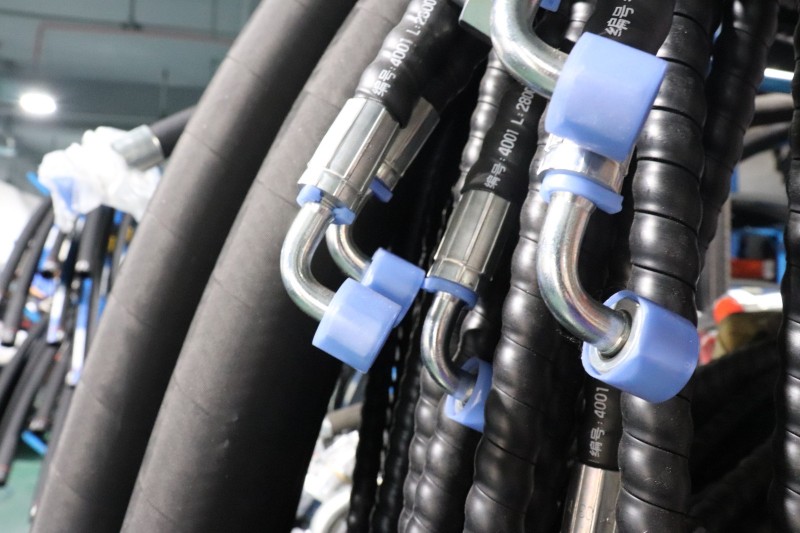 科兴液压厂家大量批发液压胶管，高压油管可定制
