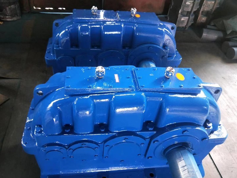 减速机应该加机油还是齿轮油