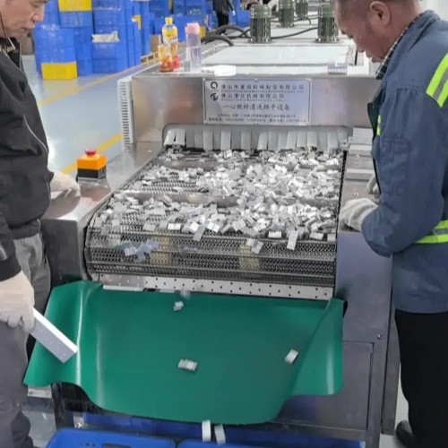 重诚散热器大批量超声波清洗烘干流水线设备