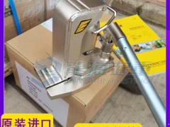 6吨光伏层压机顶升，用鹰牌无尘爪式液压千斤顶E-160C